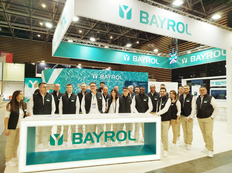 Equipe Bayrol France sur le stand Piscine Global 2024