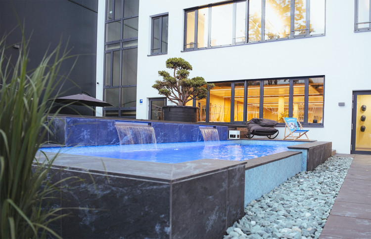 das Schwimmbad im Schaugarten das Schwimmbad im Schaugarten Behncke