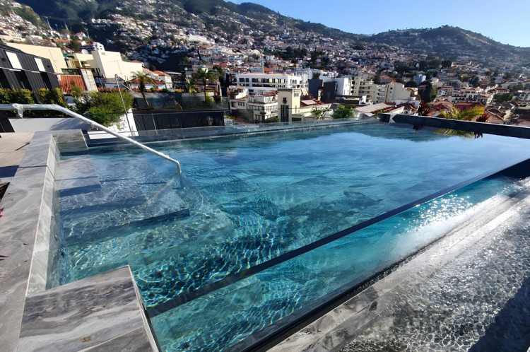 glass walls swimmingpool international podcast