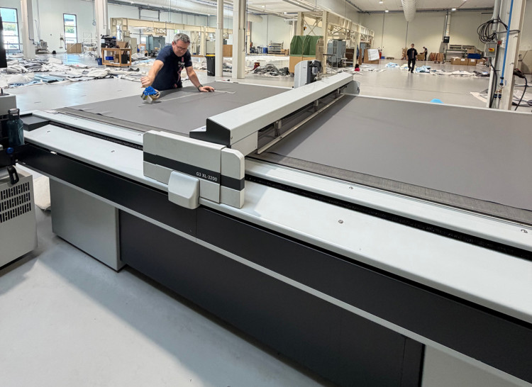 BWT Pool Products D&eacute;coupe et soudure haute fr&eacute;quence sur liner