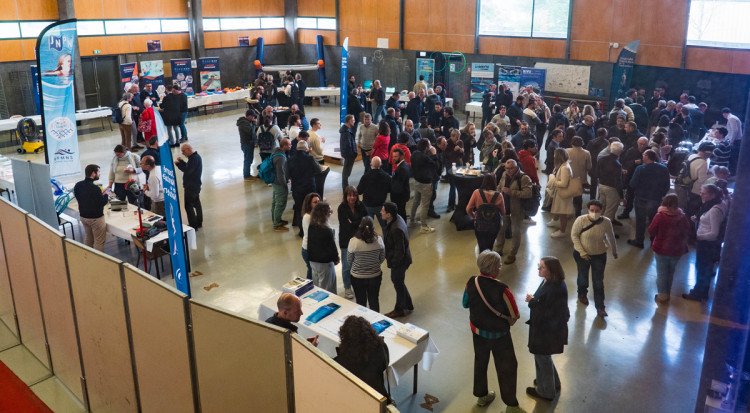 Espace exposants à la Journée Nantaise de la Natation 2025