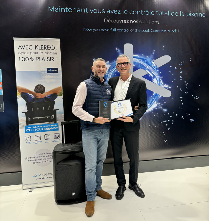 remise trophée d'or à Mondial Piscine 83 Klereo