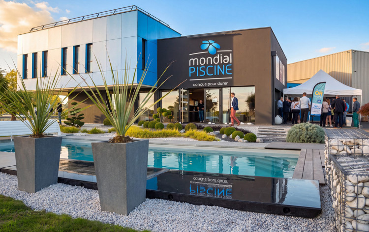 Piscine compte aujourd'hui plus de 75 concessionnaires