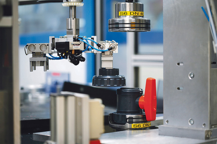 Ball valve production Peraqua swimming pool