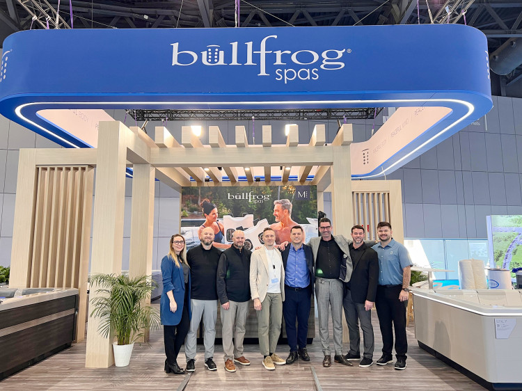 Bullfrog Spas Piscina Barcelona