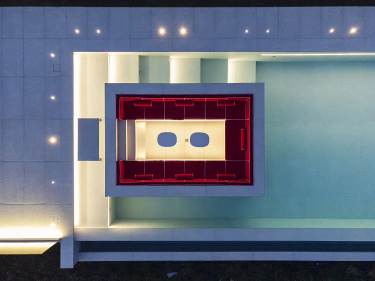 Piscina con illuminazione su misura a LED Italy