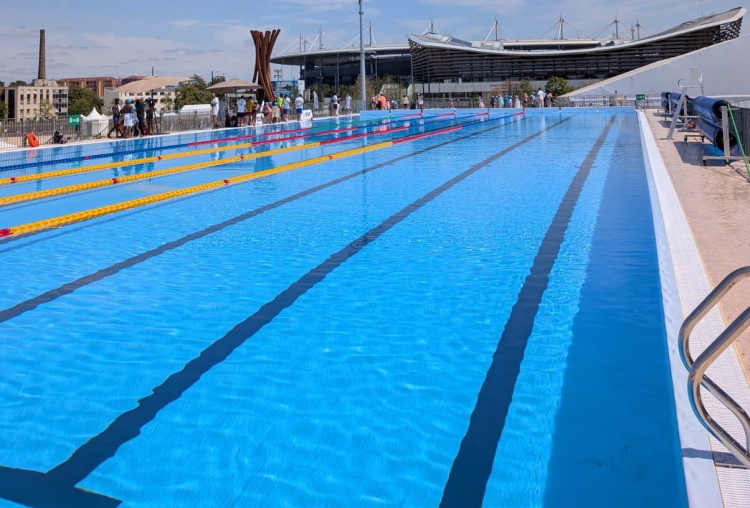 bassin ext&eacute;rieur de 50 m du Centre aquatique olympique