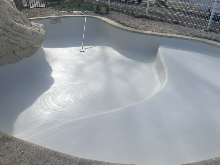 La piscine de l'UFA après la reprise de Diffazur