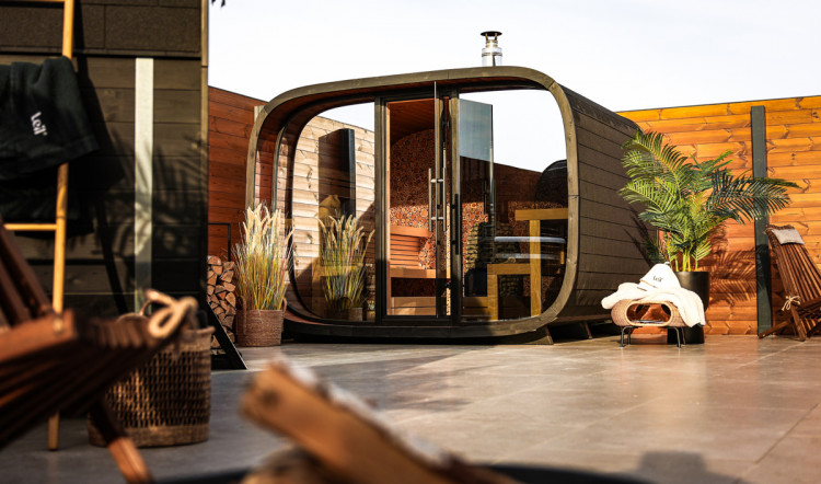 Contemporary outdoor sauna