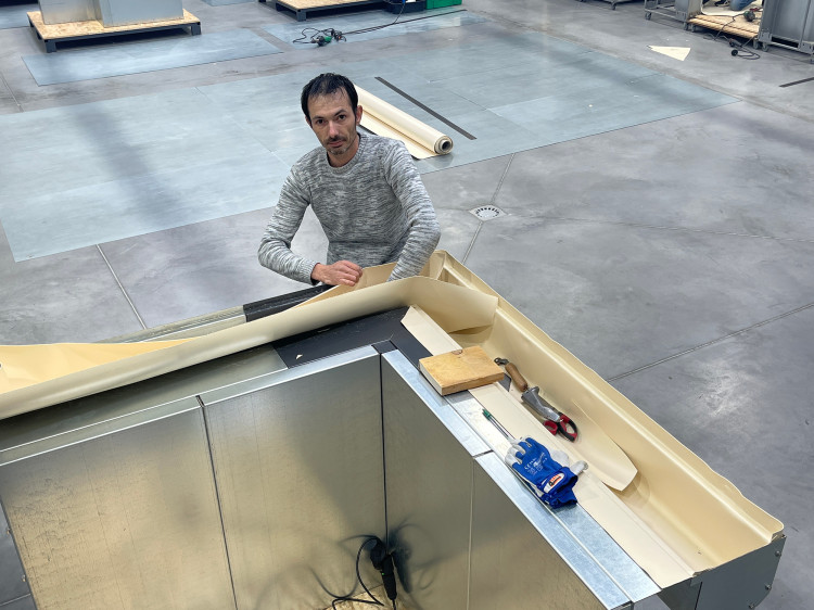 Michaël Allegatière en formation chez St Formation pose membranes armées piscine