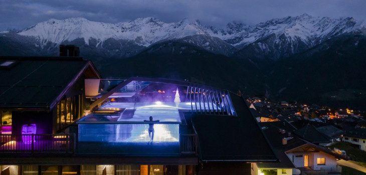 A pool can move mountains ©SST Saurwein/Alps Lodge 