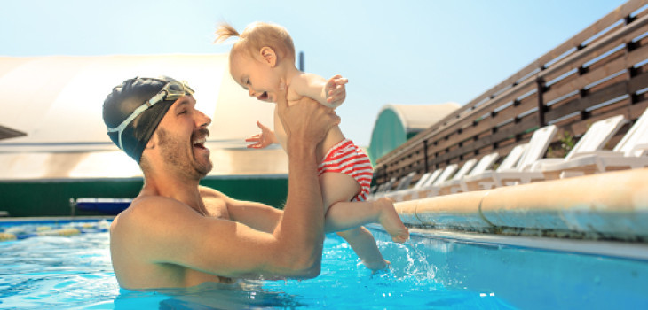 Prevenire gli annegamenti in piscina insegnando il nuoto ai bambini