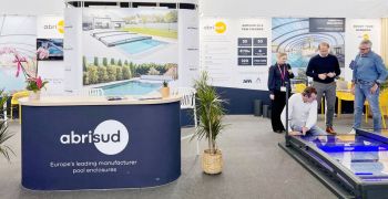 abrisud,accelere,developpement,international,abris,piscine