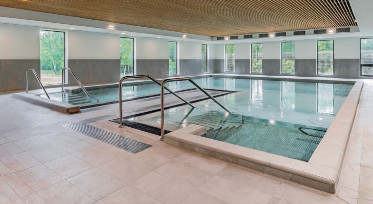 Bassin de mobilisation thermes des Fumades avec &eacute;quipements AstralPool Fluidra France