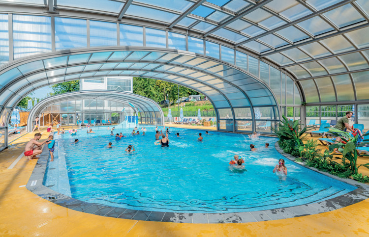 'abri VEGAMETAL(TM) by Fluidra au camping Le Lac des Vieilles Forges