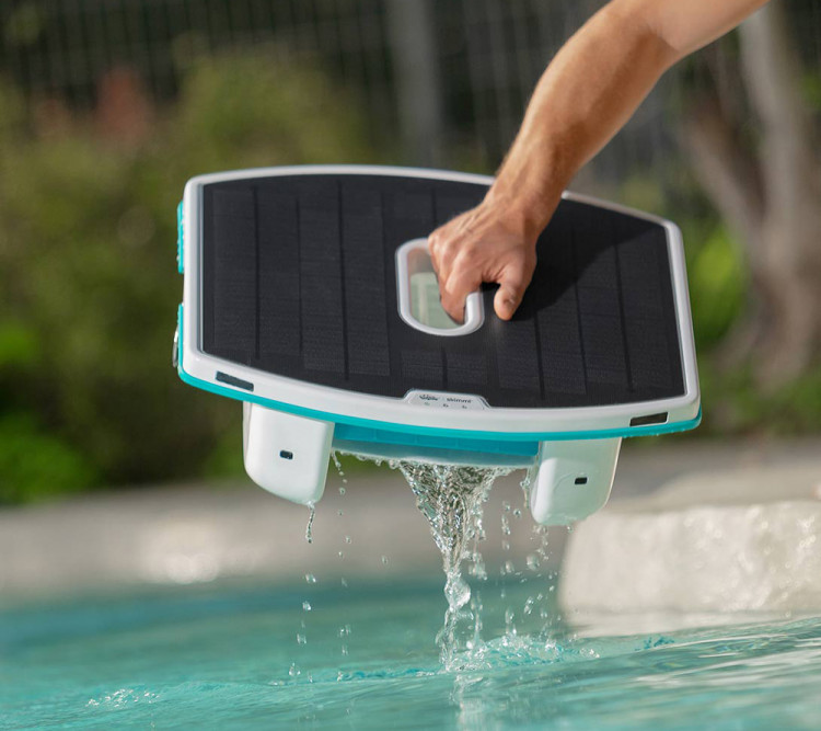 Sortie d'eau facile du robot Skimmi