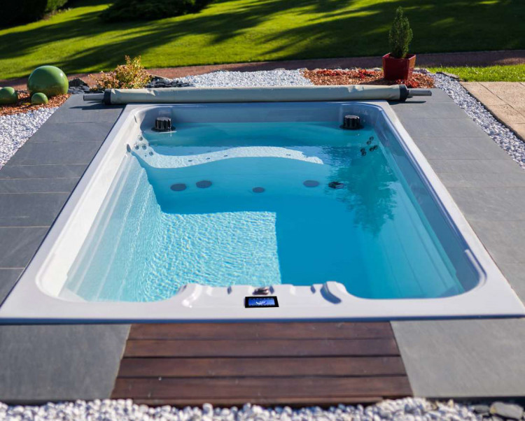 M'Water d'Aquilus, mi-piscine, mi-spa