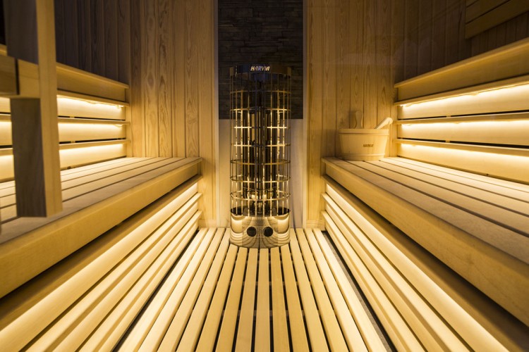 intérieur sauna sec finlandais poele Harvia sauna Miramonte Astralpool