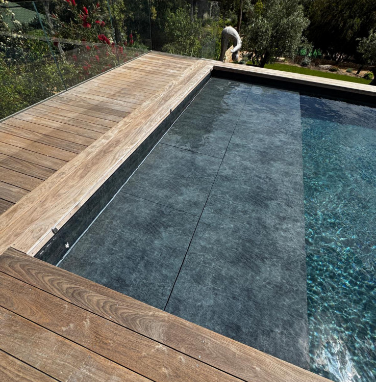solutions T&A  int&eacute;gration discr&egrave;te de la couverture piscine
