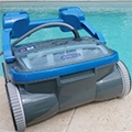 R-SERIES : o aspirador de piscinas com 4 rodas motrizes