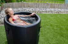 Chill Tubs'Essential Pod: an inflatable ice bath easy to transport