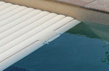 Autofix 2.0 by APF Pool Design for a perfectly safe and effortless automatic cover