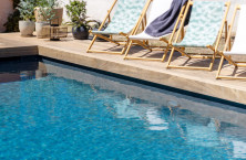 De nouveaux modèles de revêtements tendance pour une piscine ultra-personnalisée