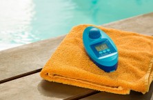 The electronic device Scuba II from Lovibond : easy and reliable pool water analysis