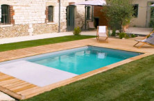 Piscine Urbaine : une piscine BWT Pool Products durable et bien équipée