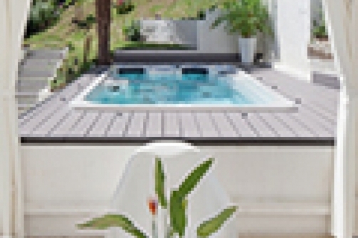 jacuzzi,europe,swim,spa,swimlife
