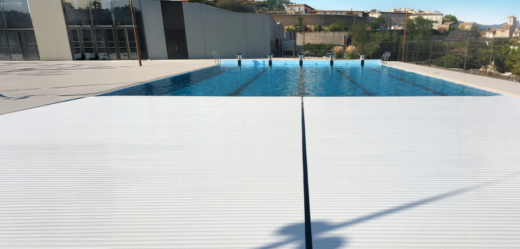 Couverture de piscine T&A pour bassin XXL
