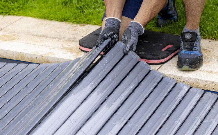 Des lames pr&eacute;mont&eacute;es couvertures piscines WaterBeck