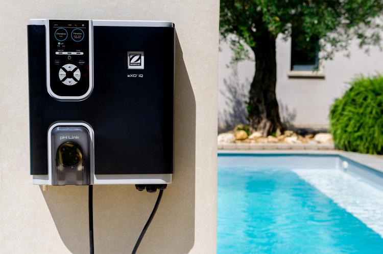 Electrolyseur au sel pour piscine EXO iQ de Zodiac